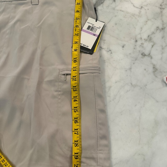 NWT Callaway Ceinture Active Khaki Shorts in Size 38 - Picture 7 of 15